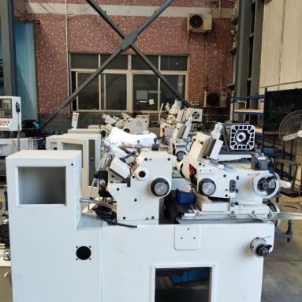 Ручной бесцентровый шлифовальный станок 12 серии.