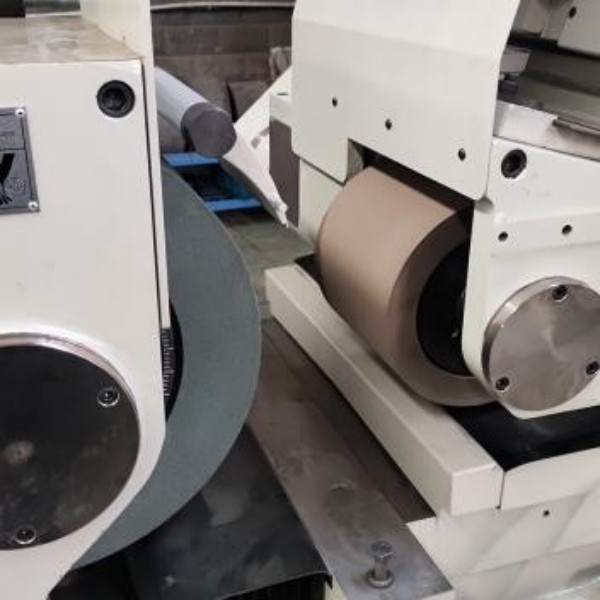 Ручной бесцентровый шлифовальный станок серии 18