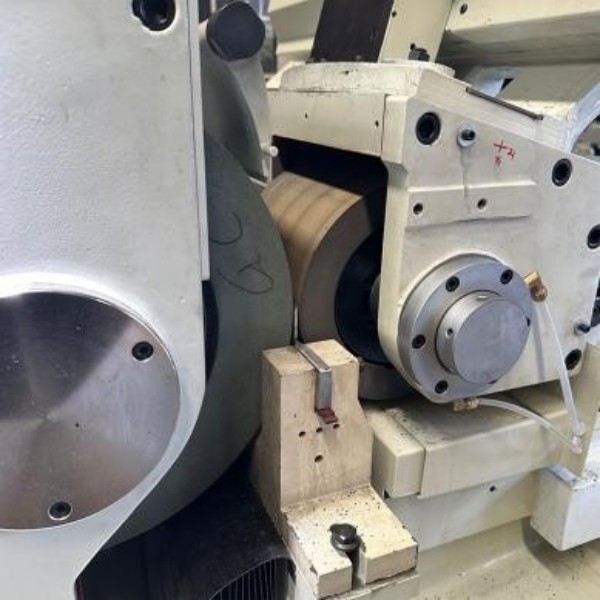 18 Series 1 Axis CNC Centerless Grinding Machine